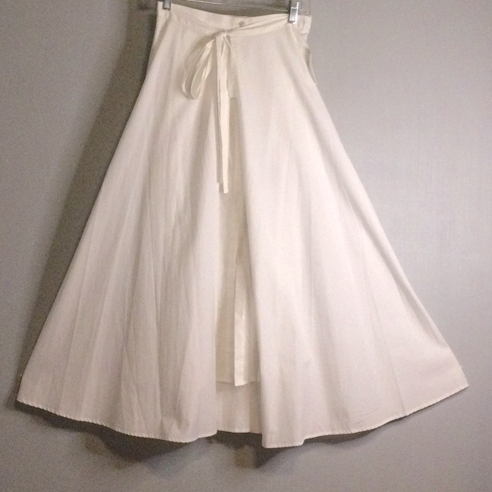 ROSETTA GETTY…………UNIQUE LONG WHITE SKIRT, 6, NWT